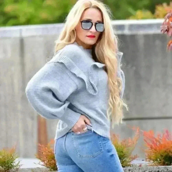 So soft! STEPH Gray Sweater - Picture 3 of 4